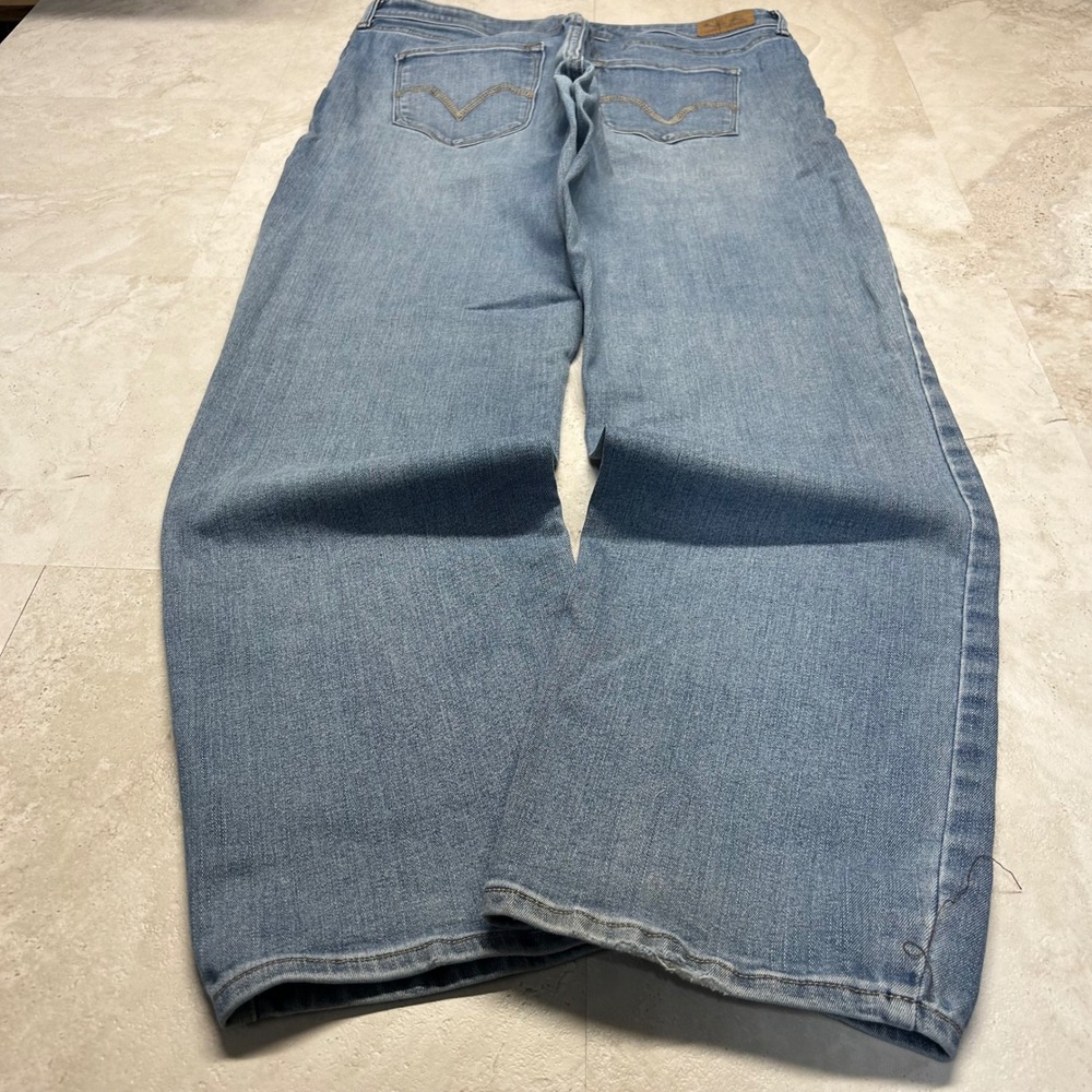 Levis 512 Perfectly Shaping Straight Leg Jeans Blue Women 16W M Light Wash Denim
